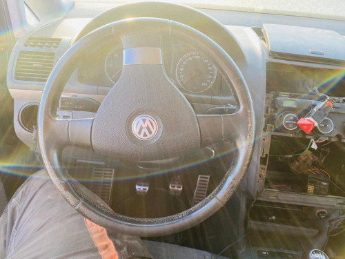  VOLKSWAGEN TOURAN (1T1) 