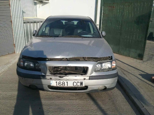  VOLVO S60 BERLINA 