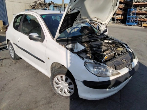 PEUGEOT 206 — vehículo donante para recambios 