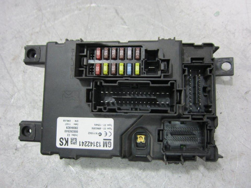  CAJA RELES / FUSIBLES OPEL CORSA D 