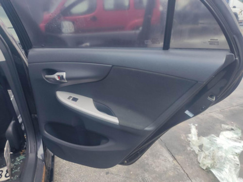  GUARNECIDO PUERTA TRASERA DERECHA TOYOTA COROLLA (E15) 