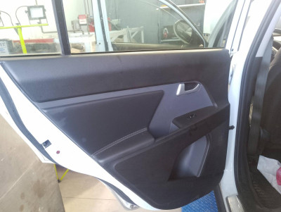 GUARNECIDO PUERTA TRASERA IZQUIERDA
