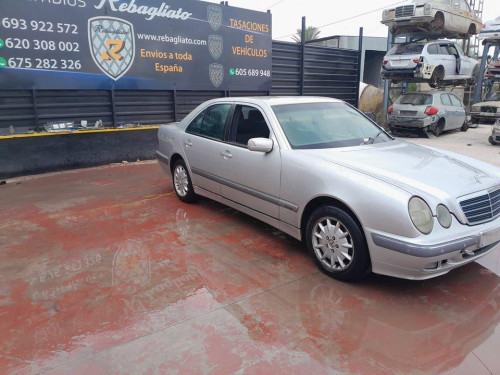  MERCEDES-BENZ CLASE E (BM 210) BERLINA 