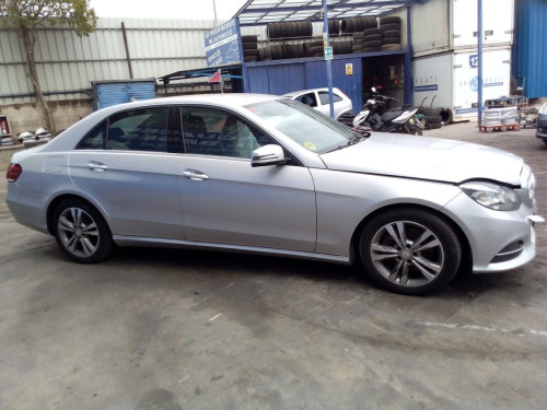  MERCEDES-BENZ CLASE E (BM 212) LIM. 
