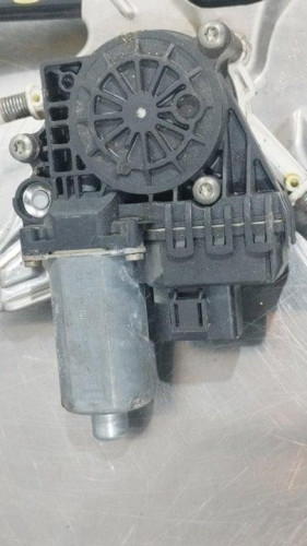  ELEVALUNAS DELANTERO IZQUIERDO AUDI A6 AVANT (4B5) 
