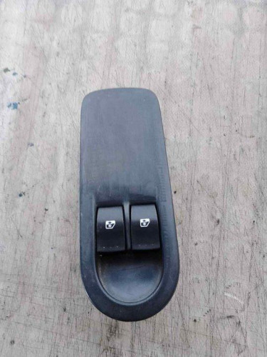 MANDO ELEVALUNAS DELANTERO IZQUIERDO Renault MEGANE II BERLINA 3P 