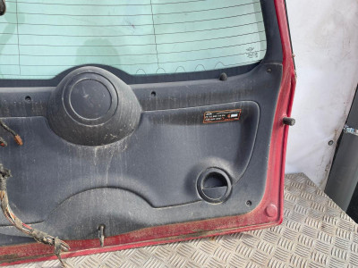 PORTON TRASERO