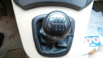KIA CARENS (UN)