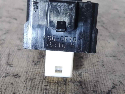 MANDO ELEVALUNAS DELANTERO DERECHO TOYOTA AURIS (E18) 