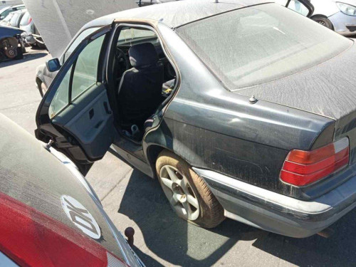  BMW SERIE 3 BERLINA (E36) 