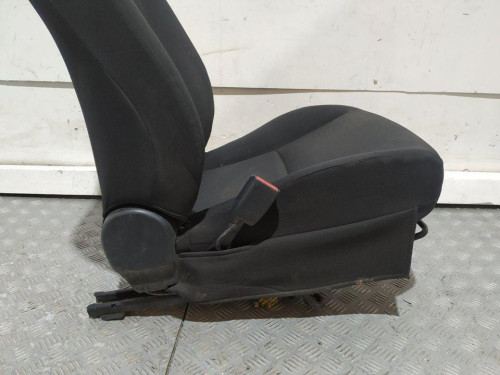 ASIENTO DELANTERO IZQUIERDO Toyota YARIS (KSP1/NLP1/NSP1) 