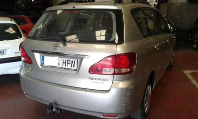 TOYOTA AVENSIS VERSO (M20)