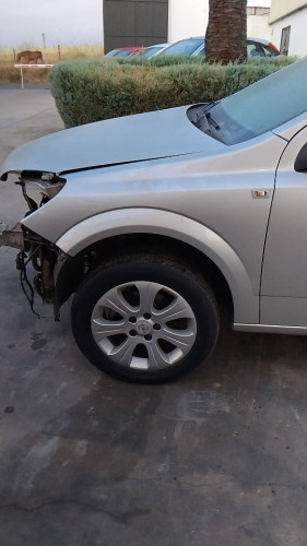 ALETA DELANTERA IZQUIERDA Opel Astra H Berlina (11.2006->) Opel Astra H Berlina (11.2006->) 