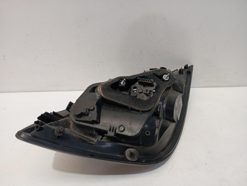 PILOTO TRASERO DERECHO Opel ASTRA H BERLINA 