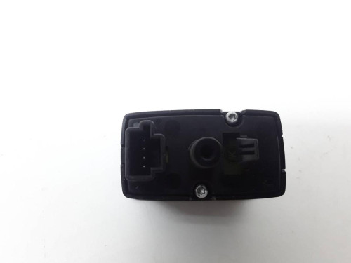 MANDO ELEVALUNAS DELANTERO DERECHO Mercedes-Benz CLASE R (BM 251) 