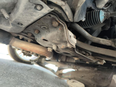 EJE DELANTERO / CUNA MOTOR