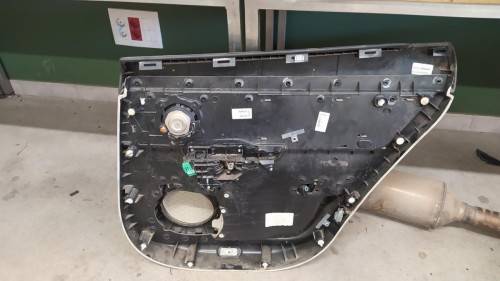 GUARNECIDO PUERTA TRASERA IZQUIERDA Jaguar XJ 