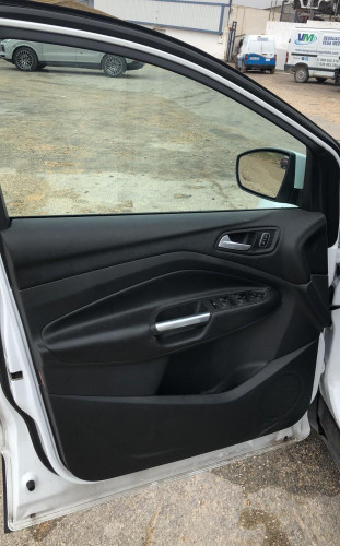 FORD KUGA (CBS) — vehículo donante para recambios 