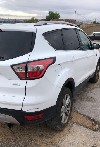 FORD KUGA (CBS) — vehículo donante para recambios 
