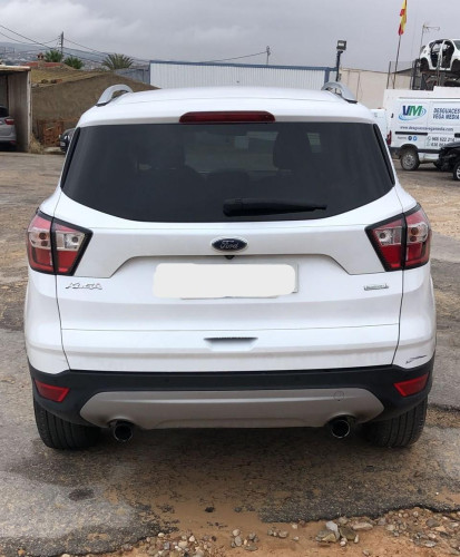 FORD KUGA (CBS) — vehículo donante para recambios 