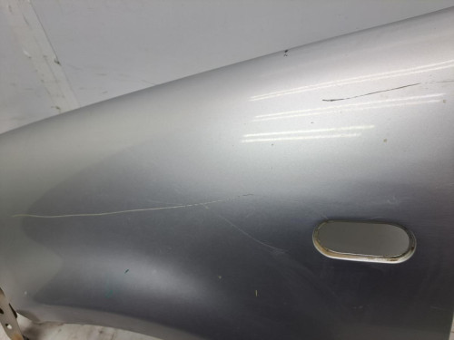 ALETA DELANTERA IZQUIERDA Volkswagen POLO III BERLINA (6N2) 