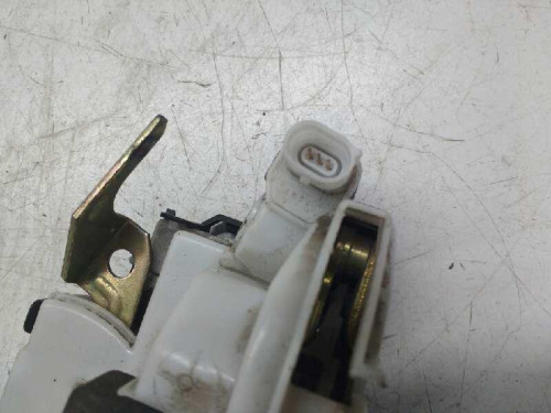 CERRADURA PUERTA DELANTERA DERECHA Volkswagen GOLF III (1H1)(11.1991) 