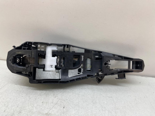 SOPORTE MANETA EXTERIOR DELANTERA DERECHA Peugeot 5008 