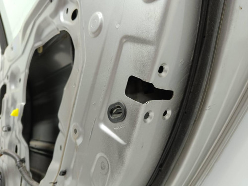 PUERTA TRASERA DERECHA Renault KOLEOS I 
