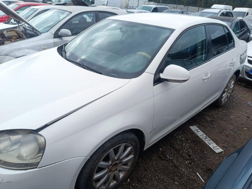  VOLKSWAGEN JETTA VI (162) 