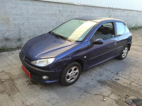 PEUGEOT 206 — vehículo donante para recambios 
