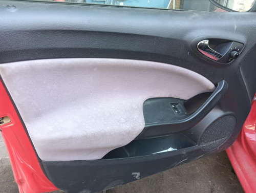 SEAT IBIZA BERLINA (6J5) — vehículo donante para recambios 