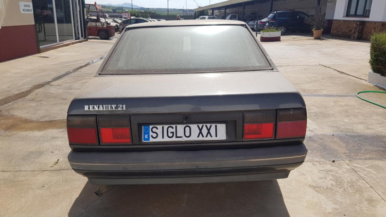 Renault R 21 Berlina (B/L48)(1985->) SIN IDENTIFICAR