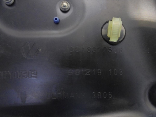  ELEVALUNAS DELANTERO IZQUIERDO Volkswagen PASSAT BERLINA (3C2) 