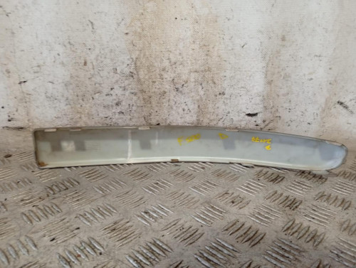 MOLDURA PARAGOLPE DELANTERA DERECHA 
