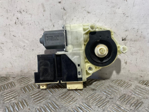  MOTOR ELEVALUNAS DELANTERO DERECHO 