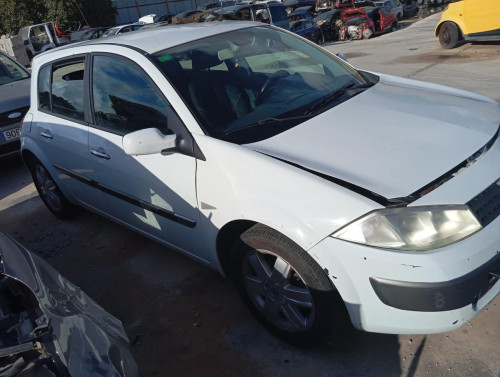 RENAULT MEGANE II BERLINA 5P — vehículo donante para recambios 
