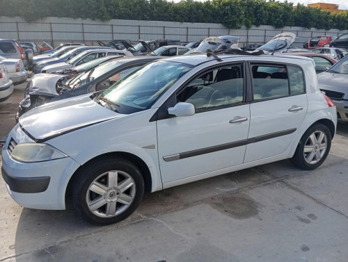RENAULT MEGANE II BERLINA 5P — vehículo donante para recambios 