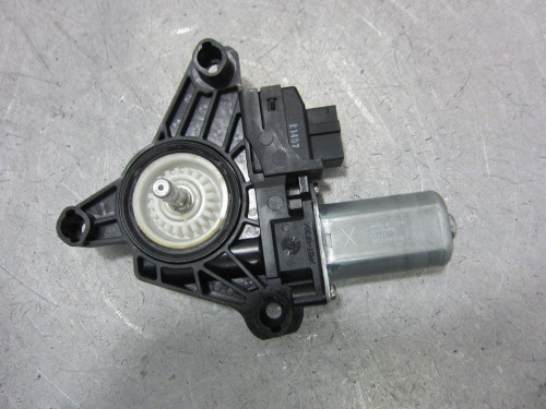 MOTOR ELEVALUNAS TRASERO IZQUIERDO MERCEDES-BENZ CLASE A (BM 176) 