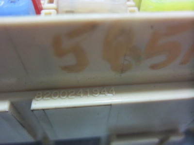 CAJA RELES / FUSIBLES