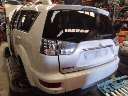  MITSUBISHI OUTLANDER (CW0) 
