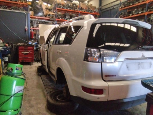  MITSUBISHI OUTLANDER (CW0) 