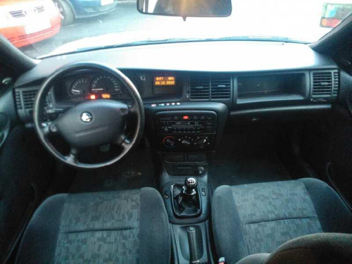  OPEL VECTRA B BERLINA 