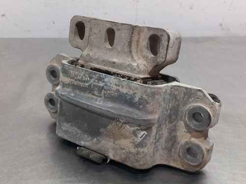  SOPORTE MOTOR IZQUIERDO 