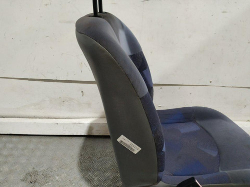 ASIENTO DELANTERO IZQUIERDO 