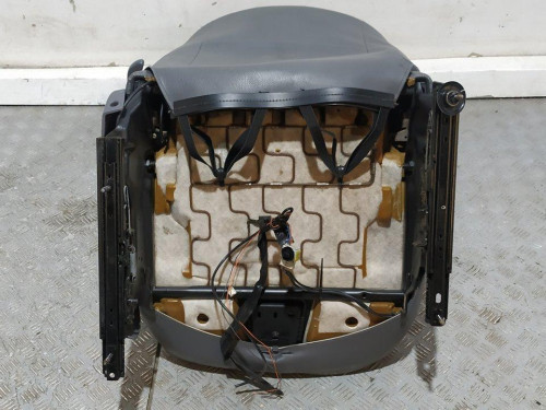  ASIENTO DELANTERO IZQUIERDO 