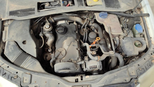  VOLKSWAGEN PASSAT BERLINA (3B3) 
