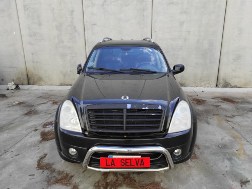SSANGYONG REXTON — vehículo donante para recambios 