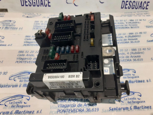  CAJA RELES / FUSIBLES 