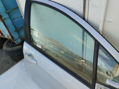  LUNA DELANTERA DERECHA TOYOTA YARIS (P13) 
