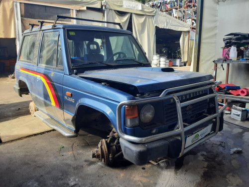  MITSUBISHI MONTERO (L040) 